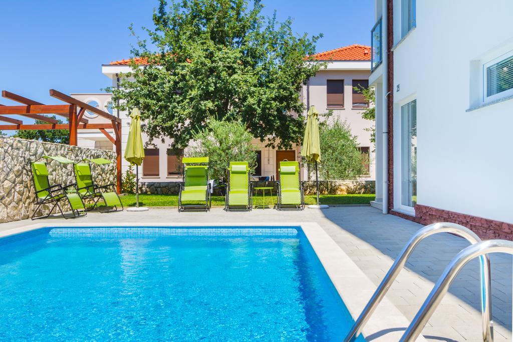 Villa Apartments Futura Vantacici Luaran gambar
