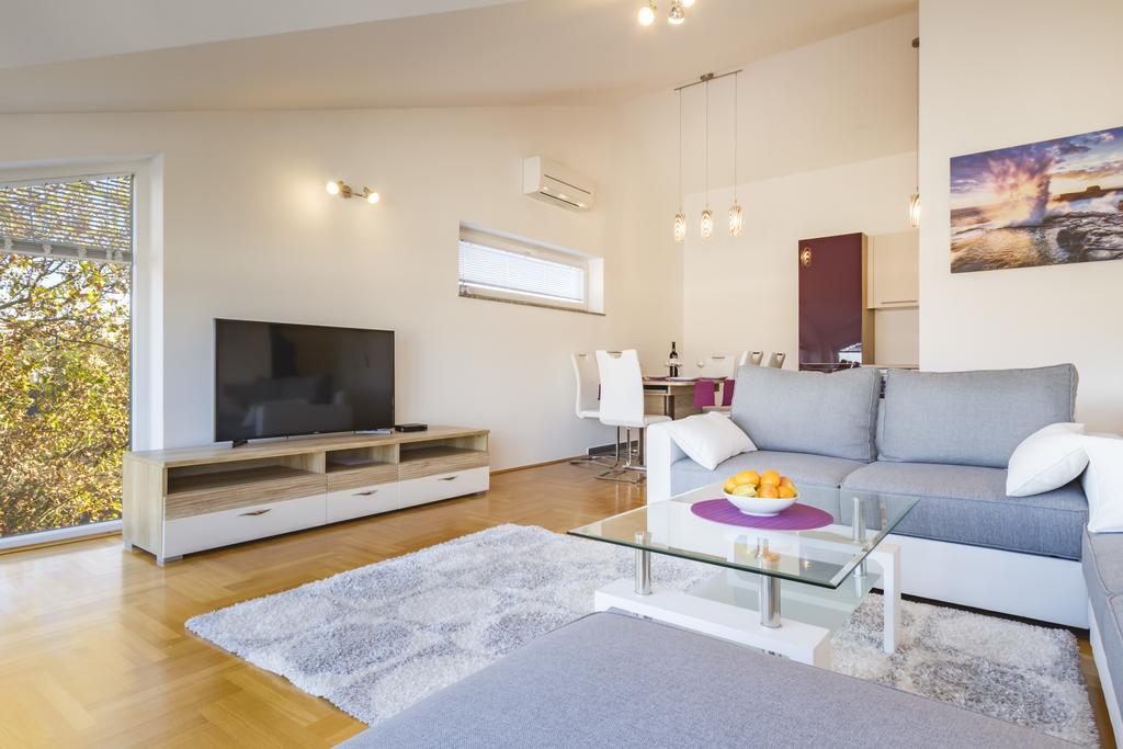 Villa Apartments Futura Vantacici Luaran gambar