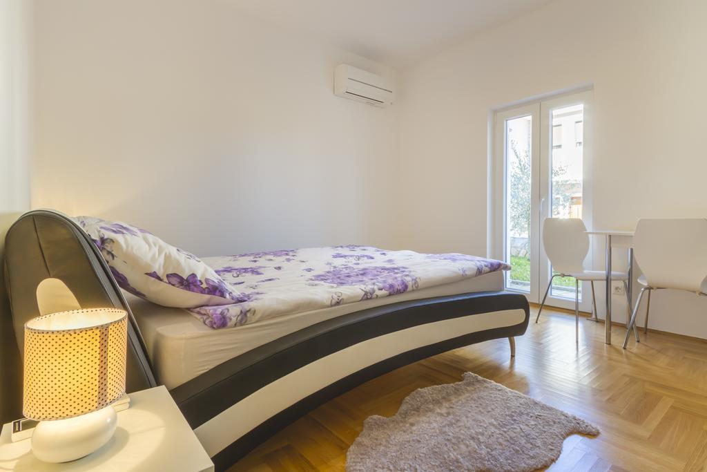 Villa Apartments Futura Vantacici Luaran gambar